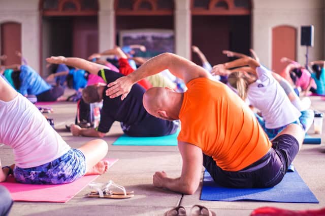 Yoga solidario en Móstoles.